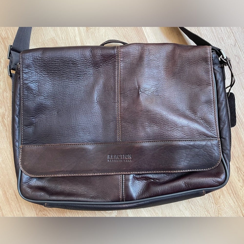 Kenneth Cole Reaction brown leather messenger bag briefcase classic work college - Picture 4 of 11